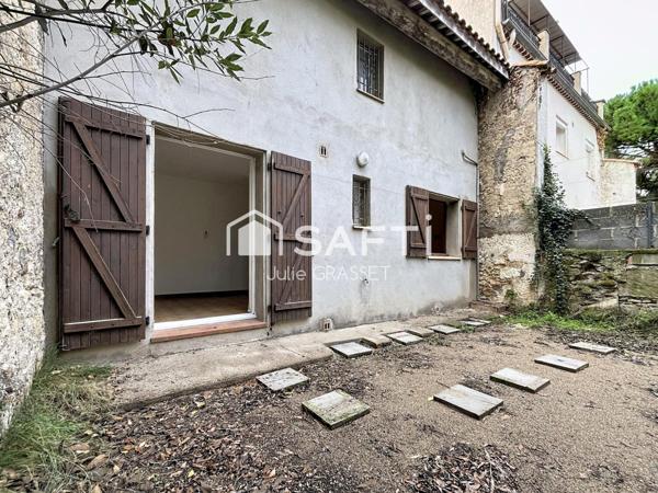 Maison avec extérieurs, au cœur du village de Lignan sur Orb