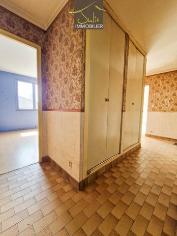 MAISON A RENOVER A BRESSUIRE PROCHE DES COMMERCES