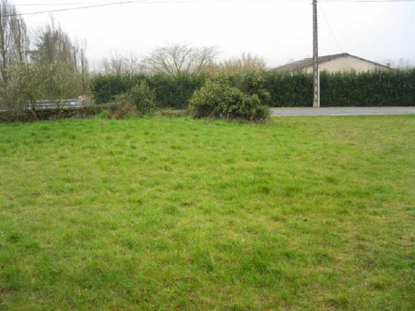 TERRAIN A BATIR STE EANNE - 1268 m2, Ste eanne 79800