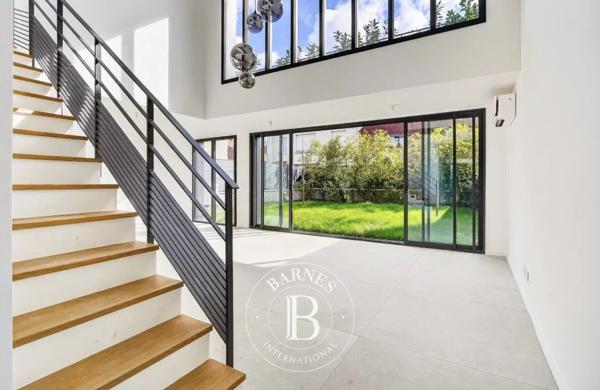 Clamart, Maison 6 Chambres  à vendre