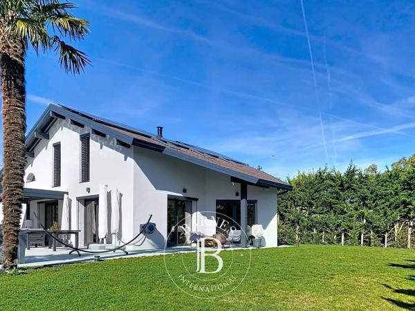 Chens-sur-Léman, Maison 4 Chambres -  250 m² à vendre