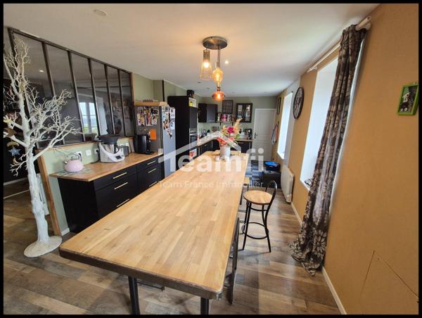 Magnifique appartement 4 chambres, rénové, à Thiers