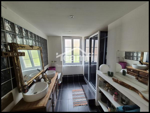 Magnifique appartement 4 chambres, rénové, à Thiers