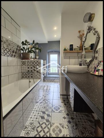 Magnifique appartement 4 chambres, rénové, à Thiers