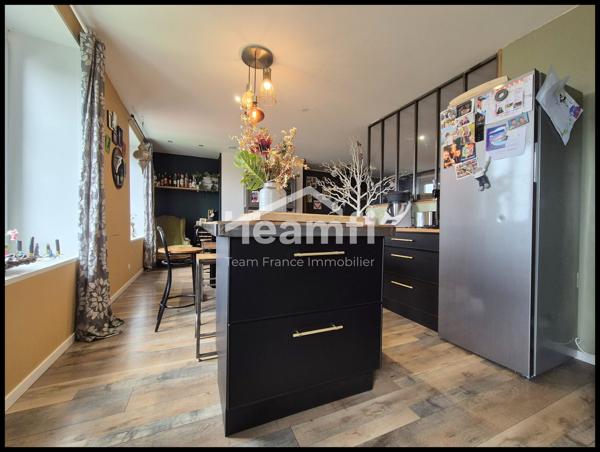Magnifique appartement 4 chambres, rénové, à Thiers