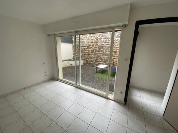 IMMEUBLE 230 M 2 ENVIRON TROIS LOGEMENTS BEGARD
