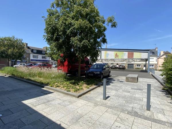 IMMEUBLE 230 M 2 ENVIRON TROIS LOGEMENTS BEGARD