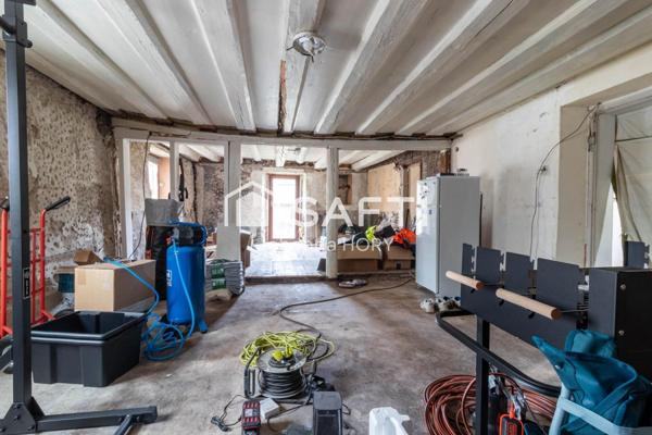 Maison mitoyenne à rénover 216 m2 à Fort potentiel