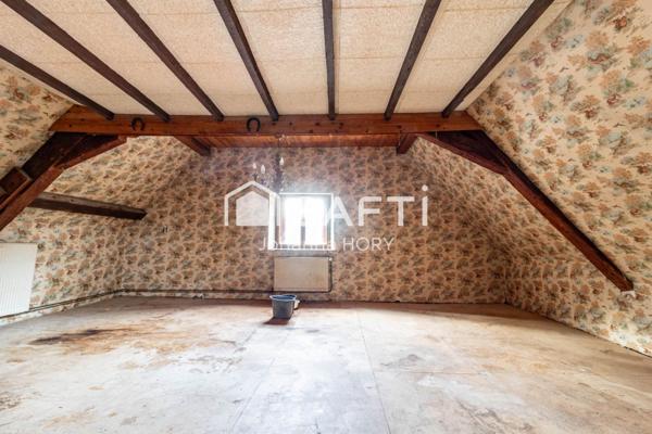 Maison mitoyenne à rénover 216 m2 à Fort potentiel