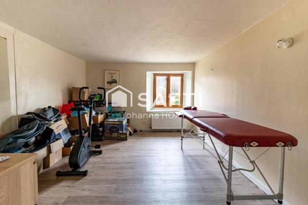 Maison mitoyenne à rénover 216 m2 à Fort potentiel