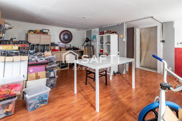 Maison mitoyenne à rénover 216 m2 à Fort potentiel