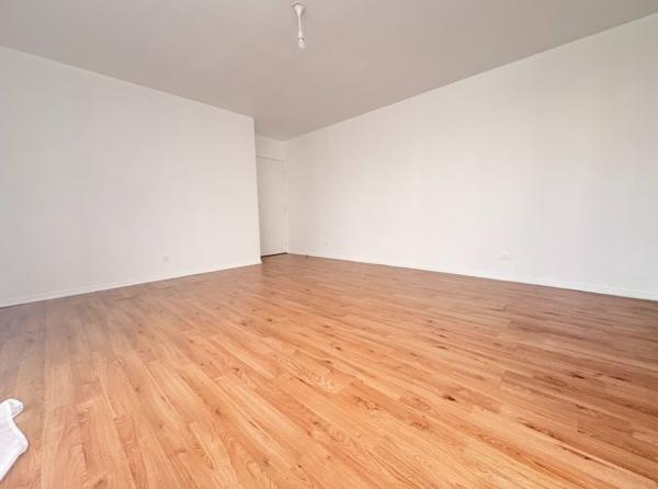 T3 60m² + BALCON+ PARKING SS-SOL - CERGY LE HAUT