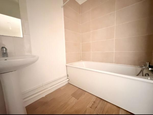 T3 60m² + BALCON+ PARKING SS-SOL - CERGY LE HAUT