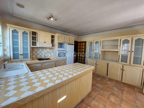 Maison traditionnelle de 300,40 m²