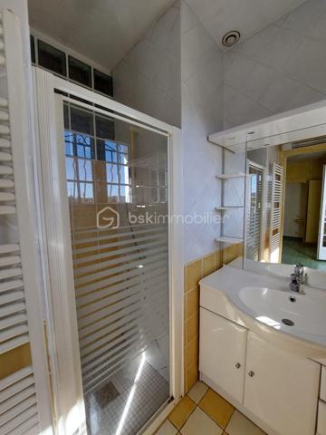 Maison traditionnelle de 300,40 m²