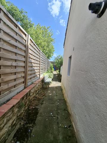 À vendre - Maison individuelle, 2 pièces située à Sainte-Jamme-sur-Sarthe (72380)