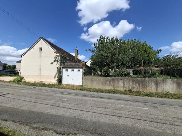 À vendre - Maison individuelle, 2 pièces située à Sainte-Jamme-sur-Sarthe (72380)