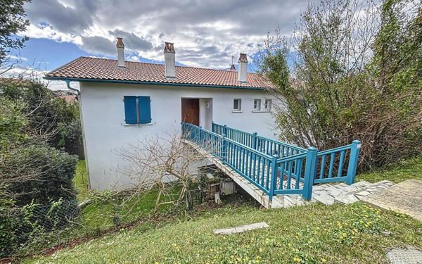Maison à vendre    6 pièces • 197 m2 Guéthary