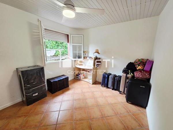 Charmante Villa de plain-pied avec beau terrain piscinable