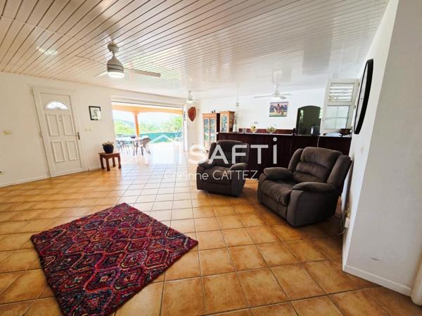 Charmante Villa de plain-pied avec beau terrain piscinable