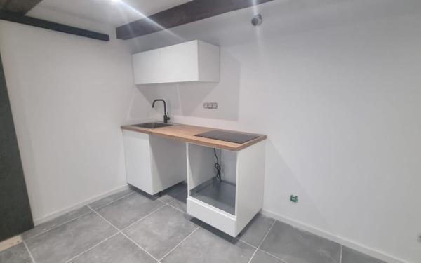 Appartement à vendre    1 pièce • 37,70 m2 Marseille 4