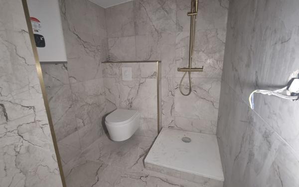 Appartement à vendre    1 pièce • 37,70 m2 Marseille 4