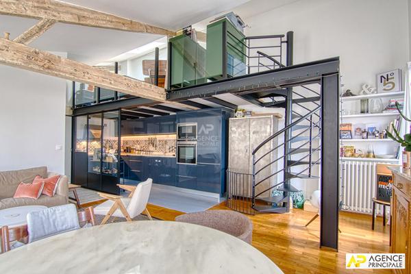 "Versailles Ermitage" Superbe Duplex non meublé de 4 pièces - 91 m² au sol - Dernier étage ! Loyer 2 100 €/mois charges comprises **  - Référence  29184