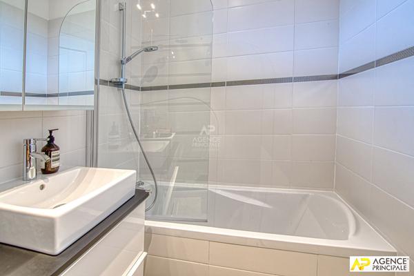 "Versailles Ermitage" Superbe Duplex non meublé de 4 pièces - 91 m² au sol - Dernier étage ! Loyer 2 100 €/mois charges comprises **  - Référence  29184