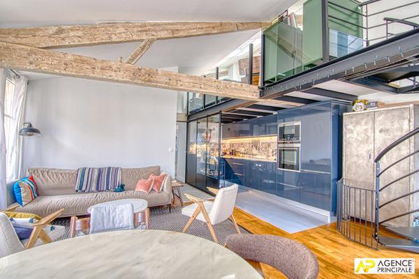 "Versailles Ermitage" Superbe Duplex non meublé de 4 pièces - 91 m² au sol - Dernier étage ! Loyer 2 100 €/mois charges comprises **  - Référence  29184