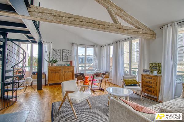 "Versailles Ermitage" Superbe Duplex non meublé de 4 pièces - 91 m² au sol - Dernier étage ! Loyer 2 100 €/mois charges comprises **  - Référence  29184