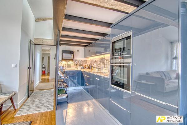 "Versailles Ermitage" Superbe Duplex non meublé de 4 pièces - 91 m² au sol - Dernier étage ! Loyer 2 100 €/mois charges comprises **  - Référence  29184