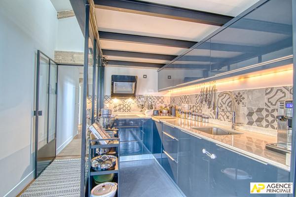 "Versailles Ermitage" Superbe Duplex non meublé de 4 pièces - 91 m² au sol - Dernier étage ! Loyer 2 100 €/mois charges comprises **  - Référence  29184