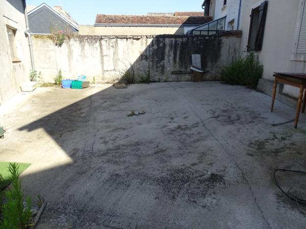 Vente Maison120 m² - 6 Pièces - LIGNIERES (18160)