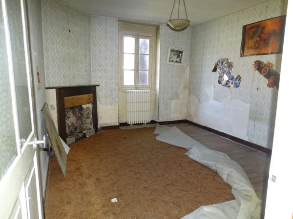 Vente Maison120 m² - 6 Pièces - LIGNIERES (18160)