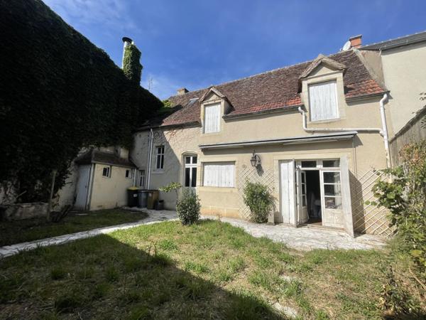 Vente Maison195 m² - 6 Pièces - ST AMAND MONTROND (18200)