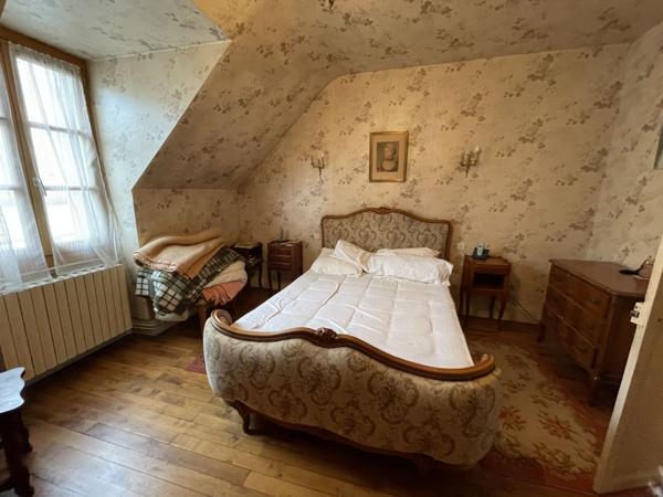 Vente Maison195 m² - 6 Pièces - ST AMAND MONTROND (18200)