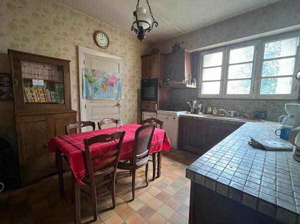 Vente Maison195 m² - 6 Pièces - ST AMAND MONTROND (18200)