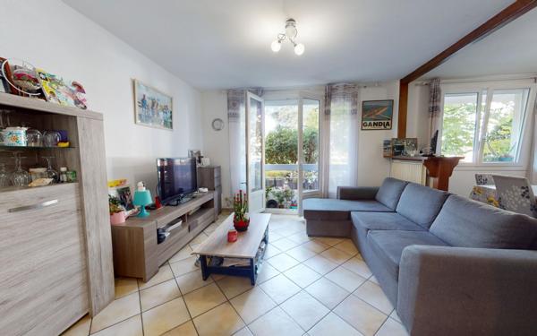 Appartement à vendre    3 pièces • 60 m2 Décines-Charpieu