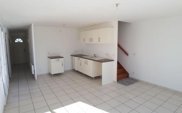 Maison à vendre    4 pièces •  Vivonne