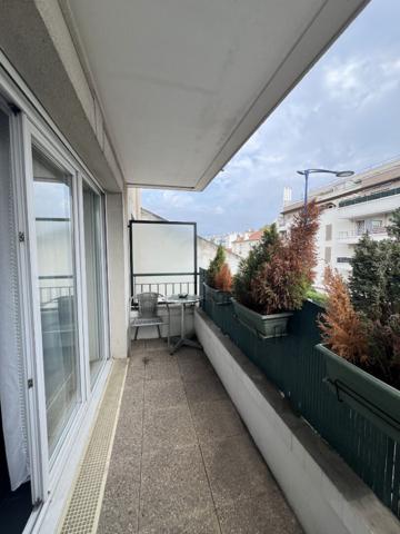 Appartement Drancy 3 pièce(s) 56 m2 parking