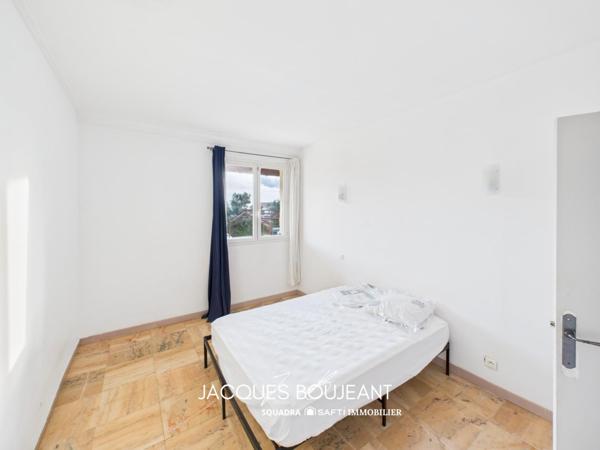 Maison divisée en 4 appartements – 230 m² – Terrain 1 600 m² – Mezzavia, Ajaccio