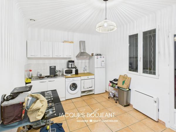 Maison divisée en 4 appartements – 230 m² – Terrain 1 600 m² – Mezzavia, Ajaccio