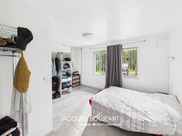 Maison divisée en 4 appartements – 230 m² – Terrain 1 600 m² – Mezzavia, Ajaccio
