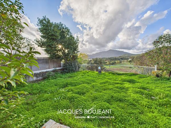 Maison divisée en 4 appartements – 230 m² – Terrain 1 600 m² – Mezzavia, Ajaccio