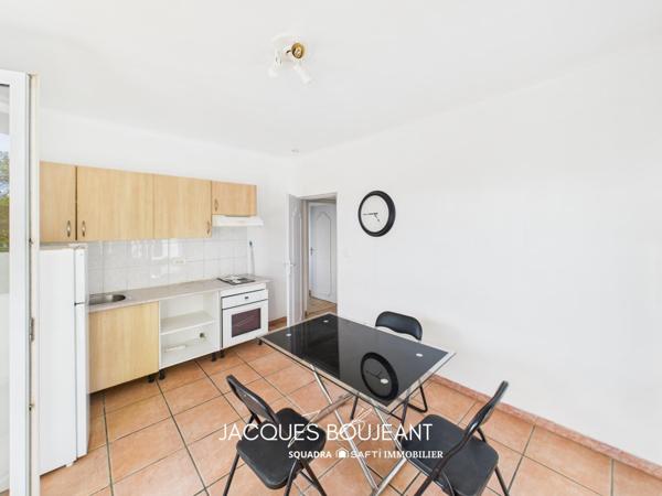 Maison divisée en 4 appartements – 230 m² – Terrain 1 600 m² – Mezzavia, Ajaccio