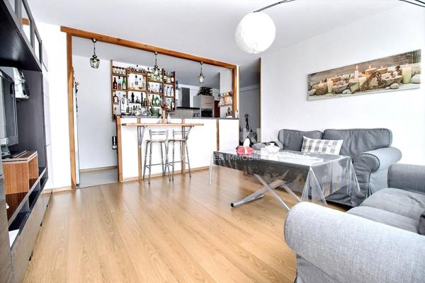 Appartement Courbevoie 4 pièces 76.54 m2 DPE C balcon gardien proche écoles transports et commerces