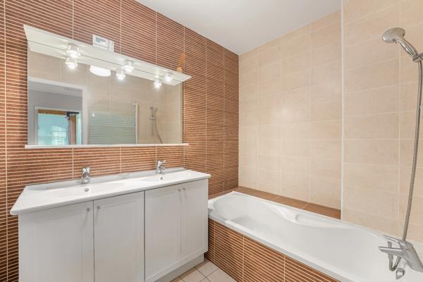 Maison à vendre 7 pièces ORNEX (01)