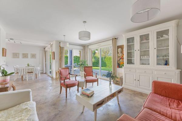 Maison à vendre 7 pièces ORNEX (01)