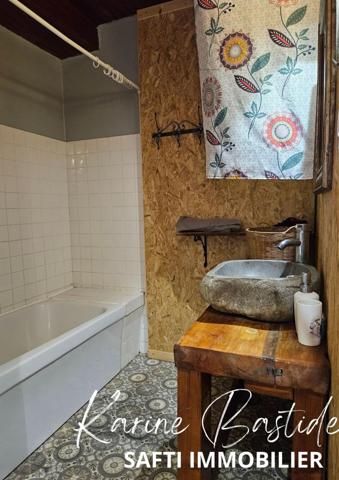 Maison de 330 m² atypique à fort potentiel d’accueil