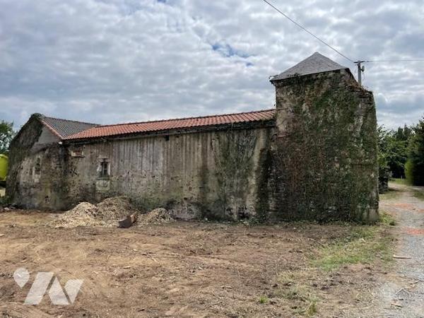 En hameau, au calme, dépendances à réhabiliter, 193m²